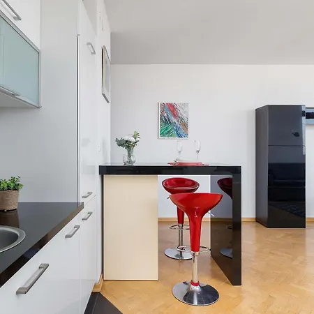 Przestronny I Przytulny W Krakowie Z Parkingiem I Balkonem By Renters Appartement