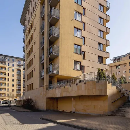 Przestronny I Przytulny W Krakowie Z Parkingiem I Balkonem By Renters Appartement Krakau