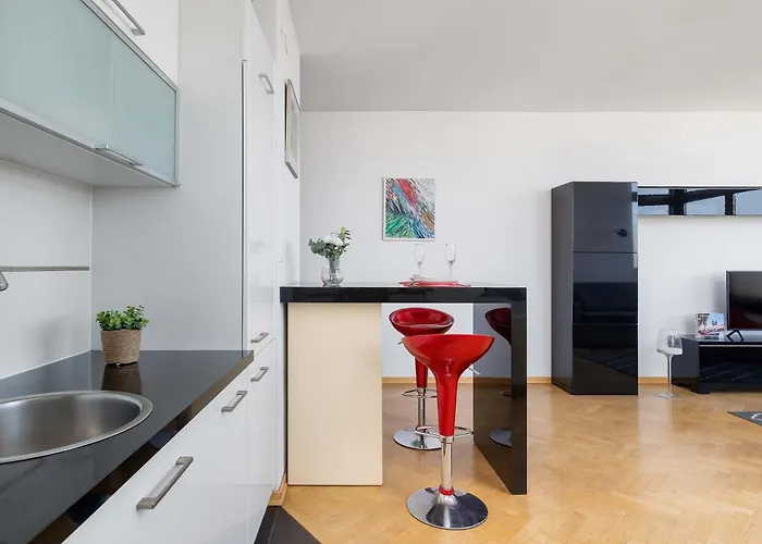 Przestronny I Przytulny W Krakowie Z Parkingiem I Balkonem By Renters Apartamento