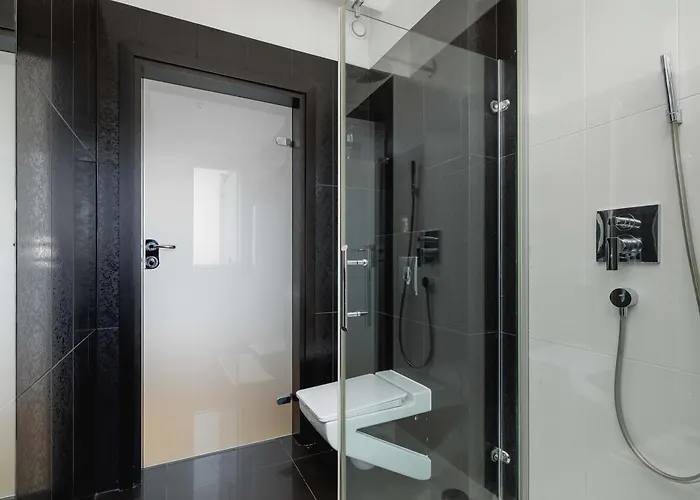 Przestronny I Przytulny W Krakowie Z Parkingiem I Balkonem By Renters Apartamento Cracovia