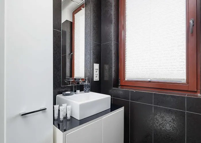 Apartamento Przestronny I Przytulny W Krakowie Z Parkingiem I Balkonem By Renters