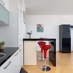 Przestronny I Przytulny W Krakowie Z Parkingiem I Balkonem By Renters Lägenhet